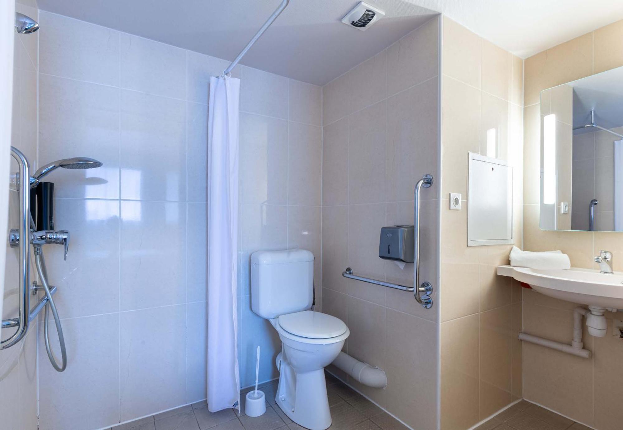 B&B Hotel Bourges 2 Bagian luar foto