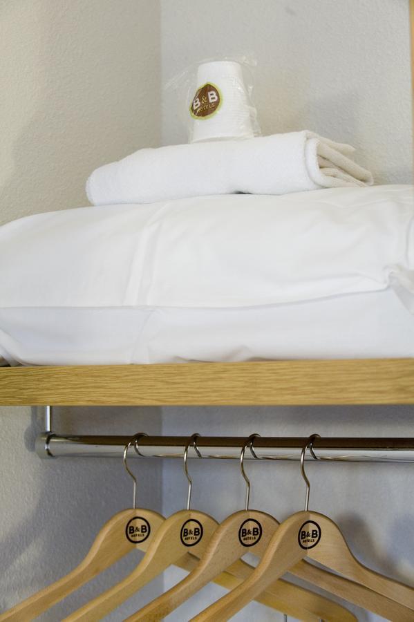 B&B Hotel Bourges 2 Bagian luar foto